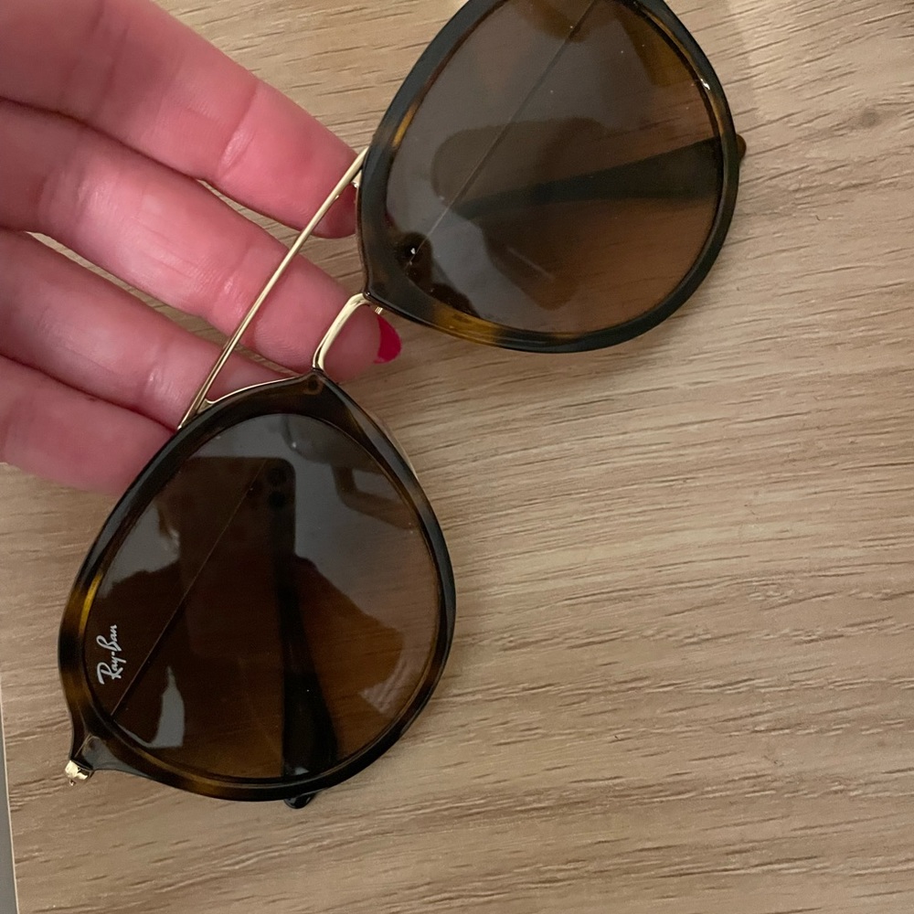 Ray Bans Tortoise and Gold - Picture 4 of 10